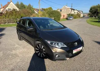 Civic tourer 1.8i vtec104 kw bixenony tažný nehavarovane