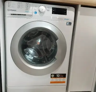 Pračka Indesit Innex 8 kg (1400 ot./min) – plně funkční