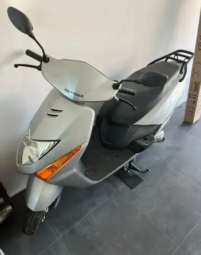 Honda lead 100