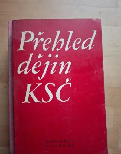 Knihu přehled dějin KSČ