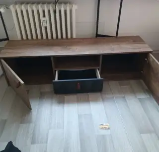 Skříňka pod tv