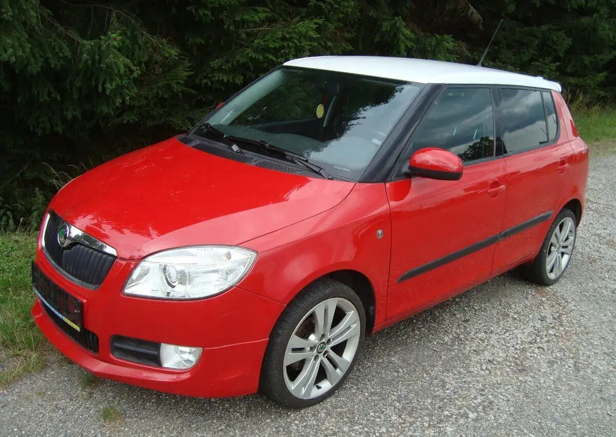 Pronájem vozů pro rozvoz jídel – Škoda Fabia & Octavia | Pra