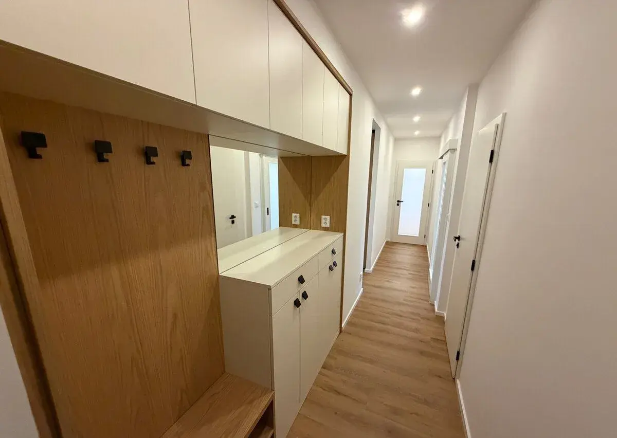 Krásný slunný byt 3+1 (65 m²) s balkonem a šatnou