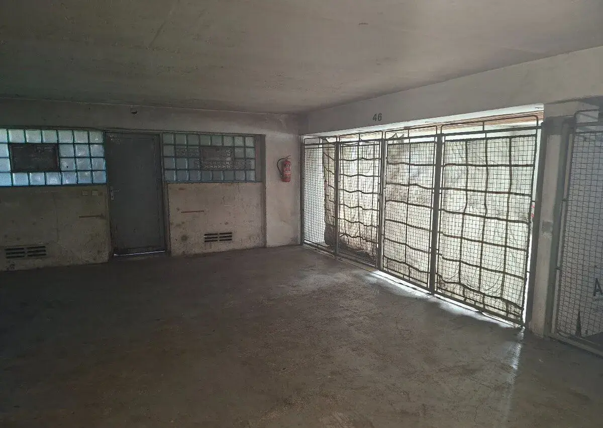 Garážové stání k pronájmu – Dubina, Pardubice | 17 m² | Dlou