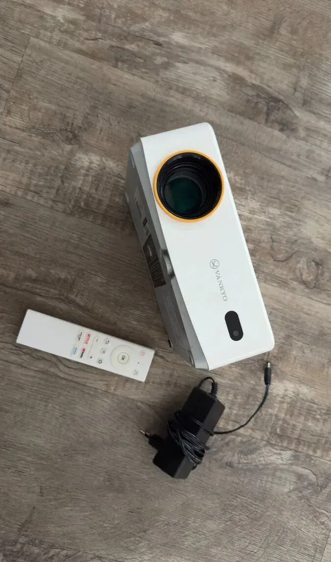 Chytrý Full HD projektor VANKYO Leisure 570 (Wi-Fi, Netflix,