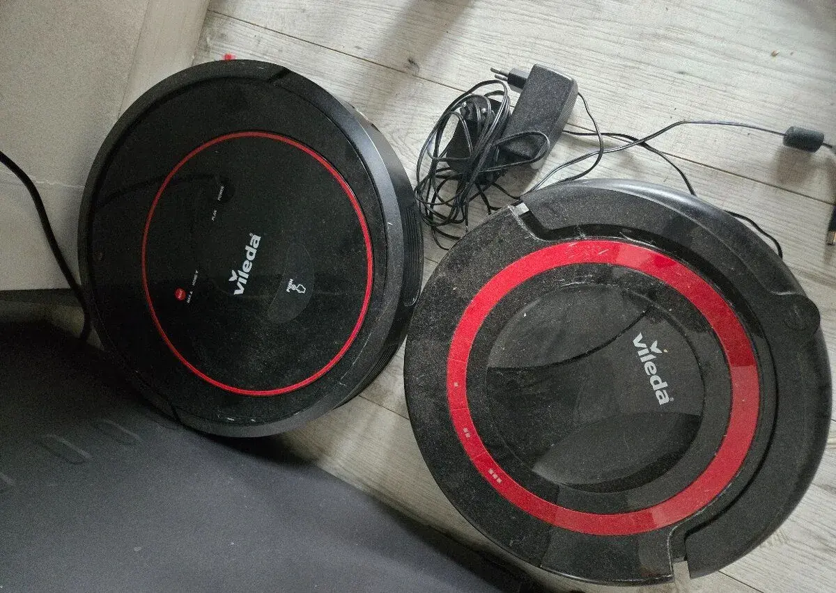 2x roboticky vysavac