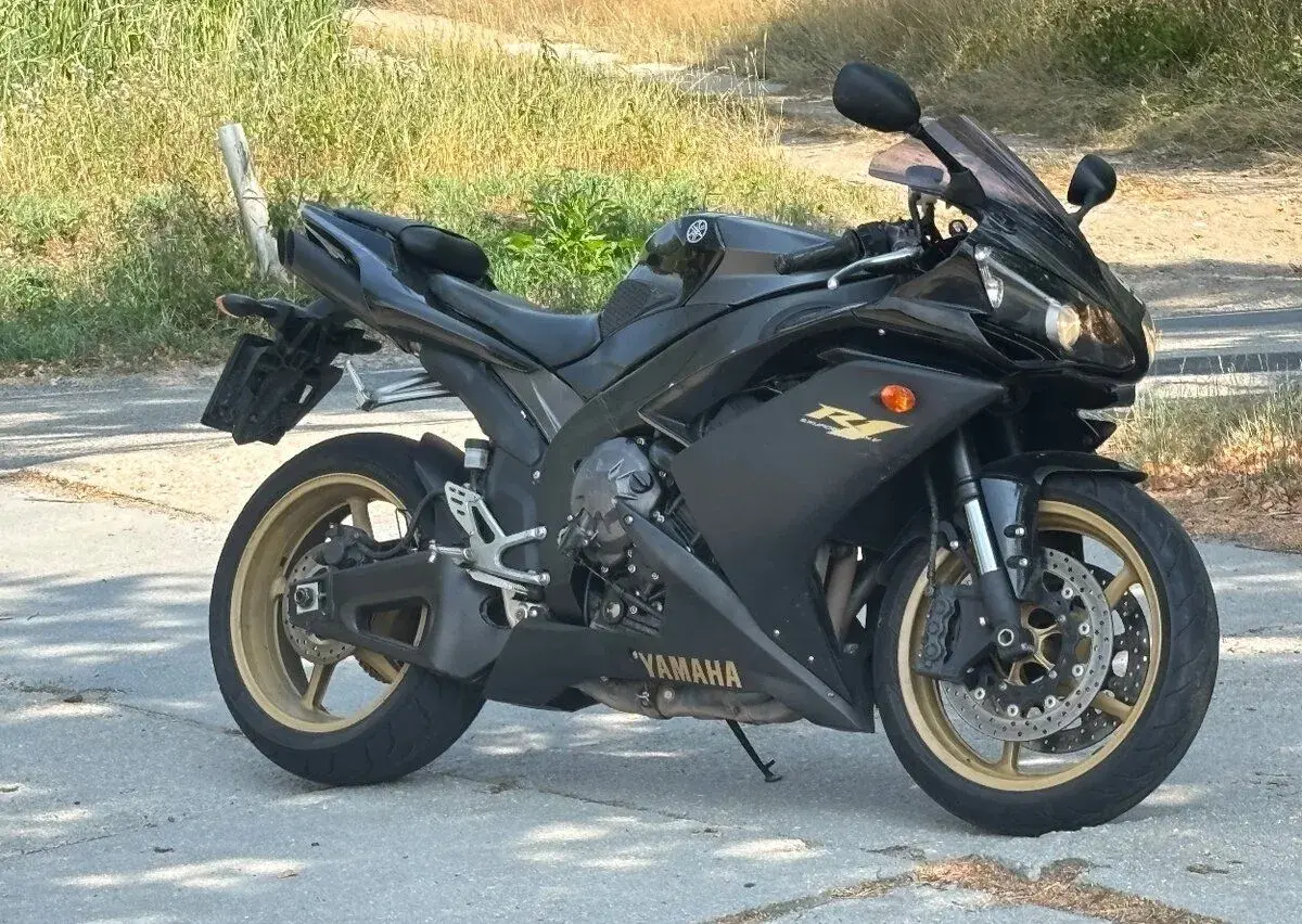 Yamaha R1