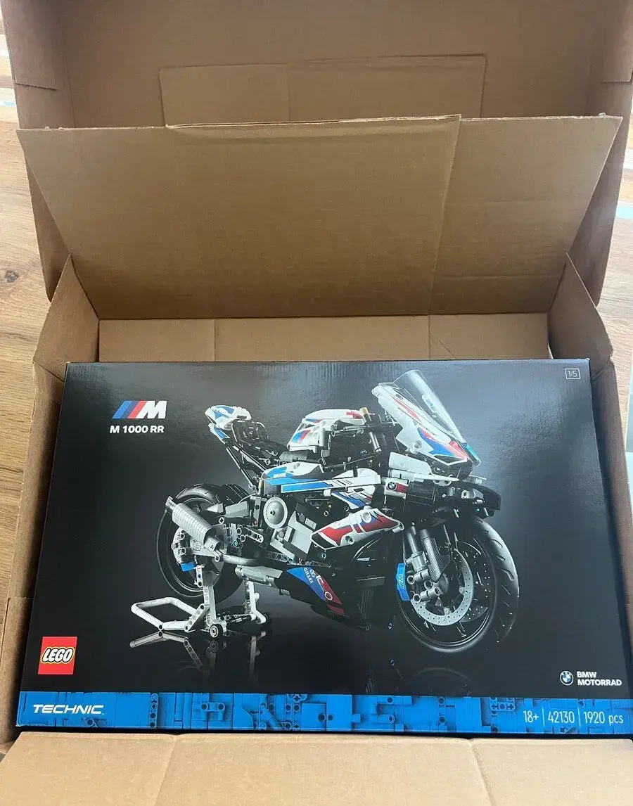 LEGO Technic 42130 BMW M1000RR