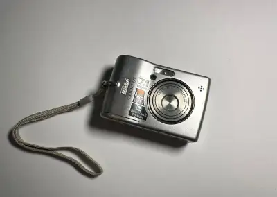 Nikon Coolpix L12