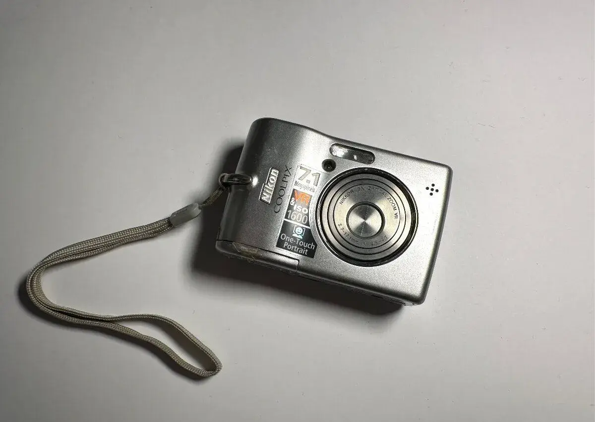 Nikon Coolpix L12