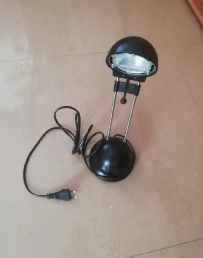 Dvě stolní lampičky