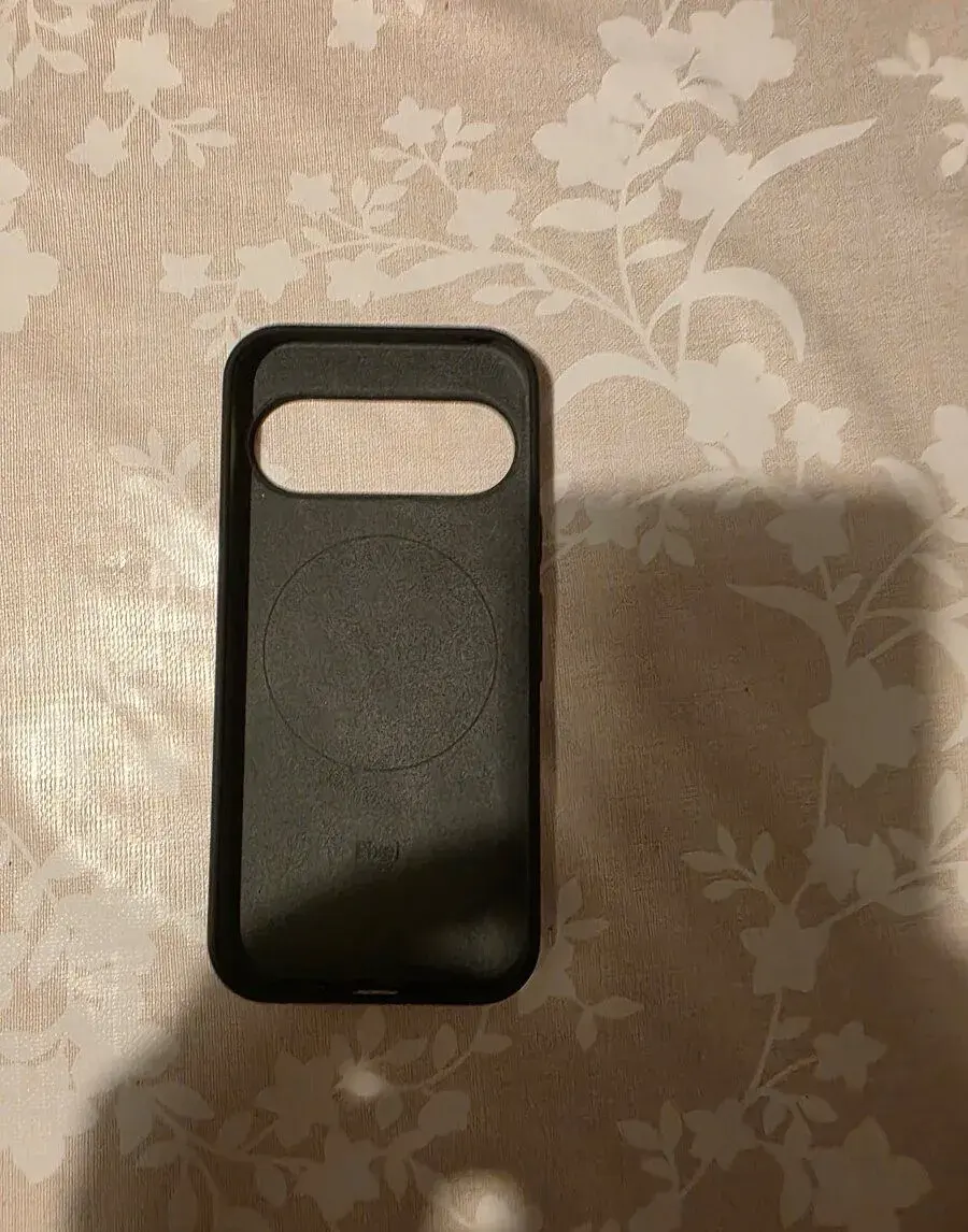 Originální silikonový kryt na Pixel 10 Pro