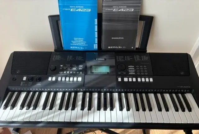 Klávesy Yamaha PSR E423