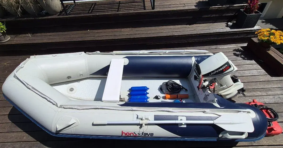 Nafukovací člun Honda 3,2m + 2t.motor Johnson 15k,el.starter
