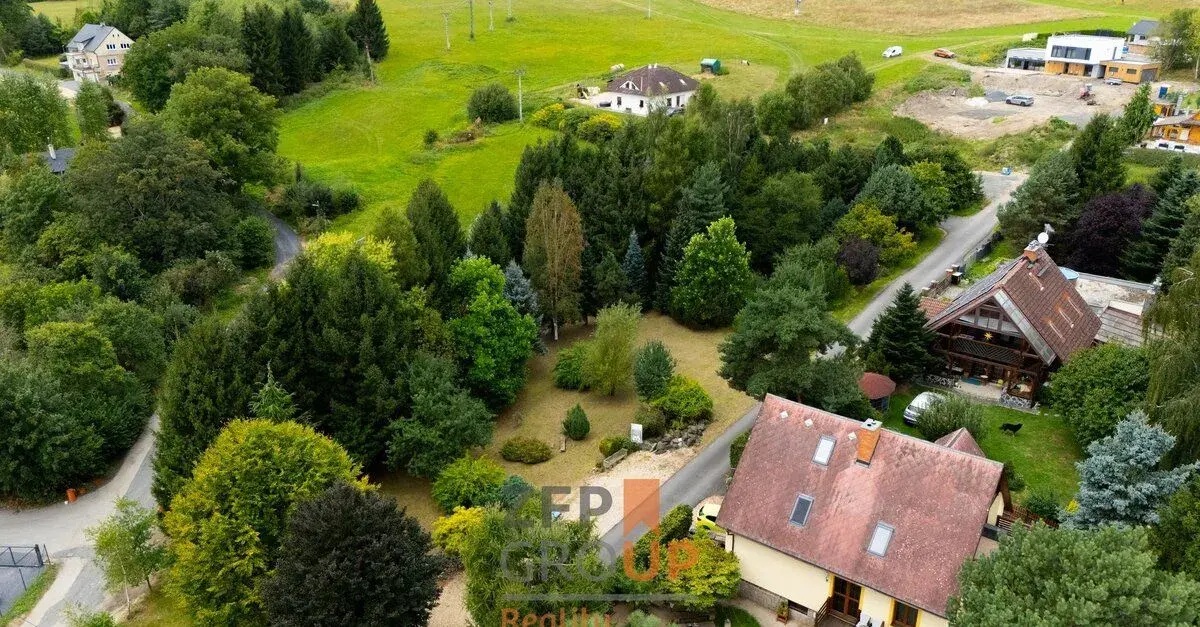 Prodej stavebního pozemku 1 555 m², Frýdlant, ev.č. 00829