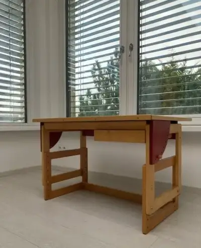 PSACÍ STŮL A ŽIDLE, DESIGN HANS J. WEGNER P