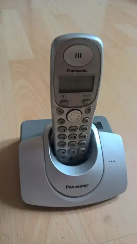 Bezdrátový telefon Panasonic KX-TG1100CE