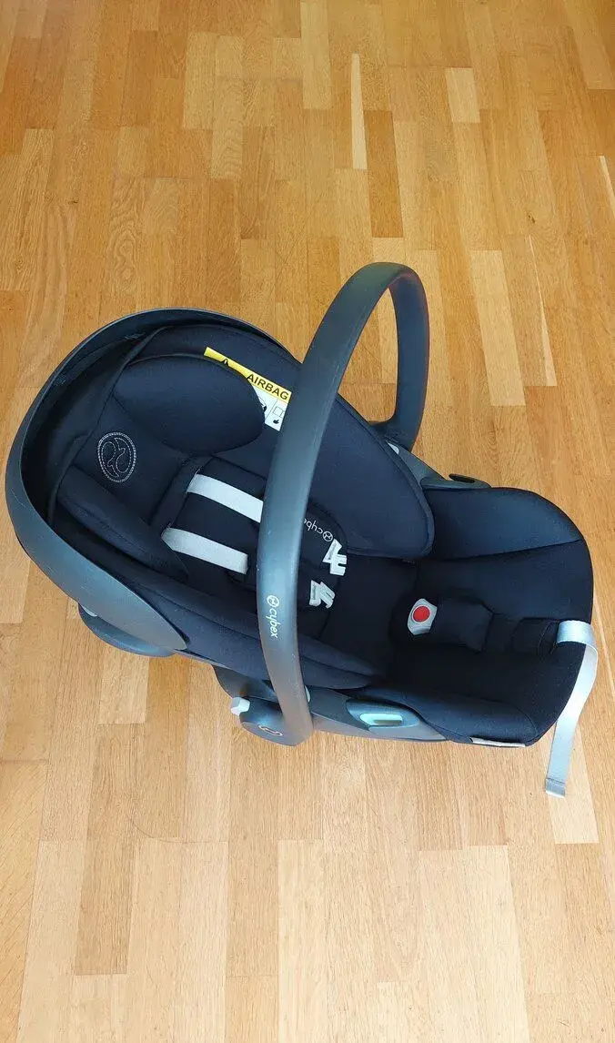 CYBEX Cloud G i-size Moon Black