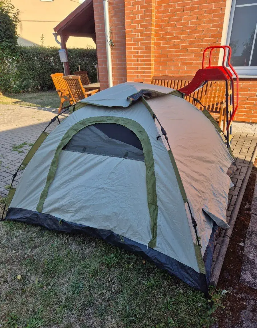 Kempinkový stan Easy Set-Up pro 3 osoby