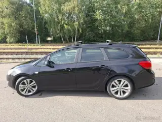 Opel astra – 2011, 272 653 km