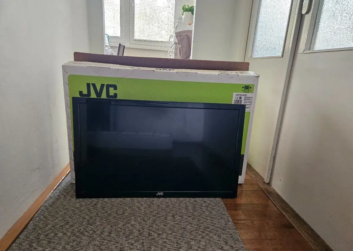 JVC LED TV 32 palců (81 cm)