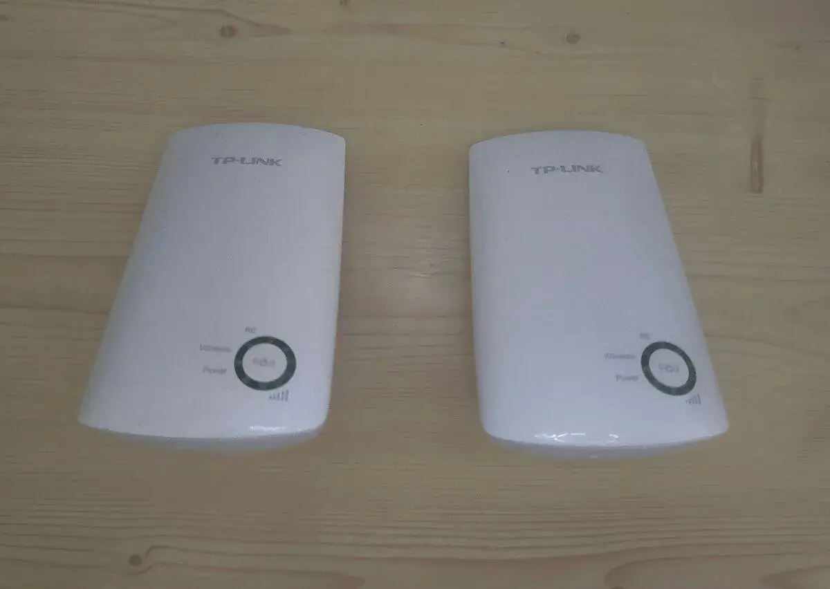 2x Wi-Fi extender TP-Link TL-WA854RE - funkční