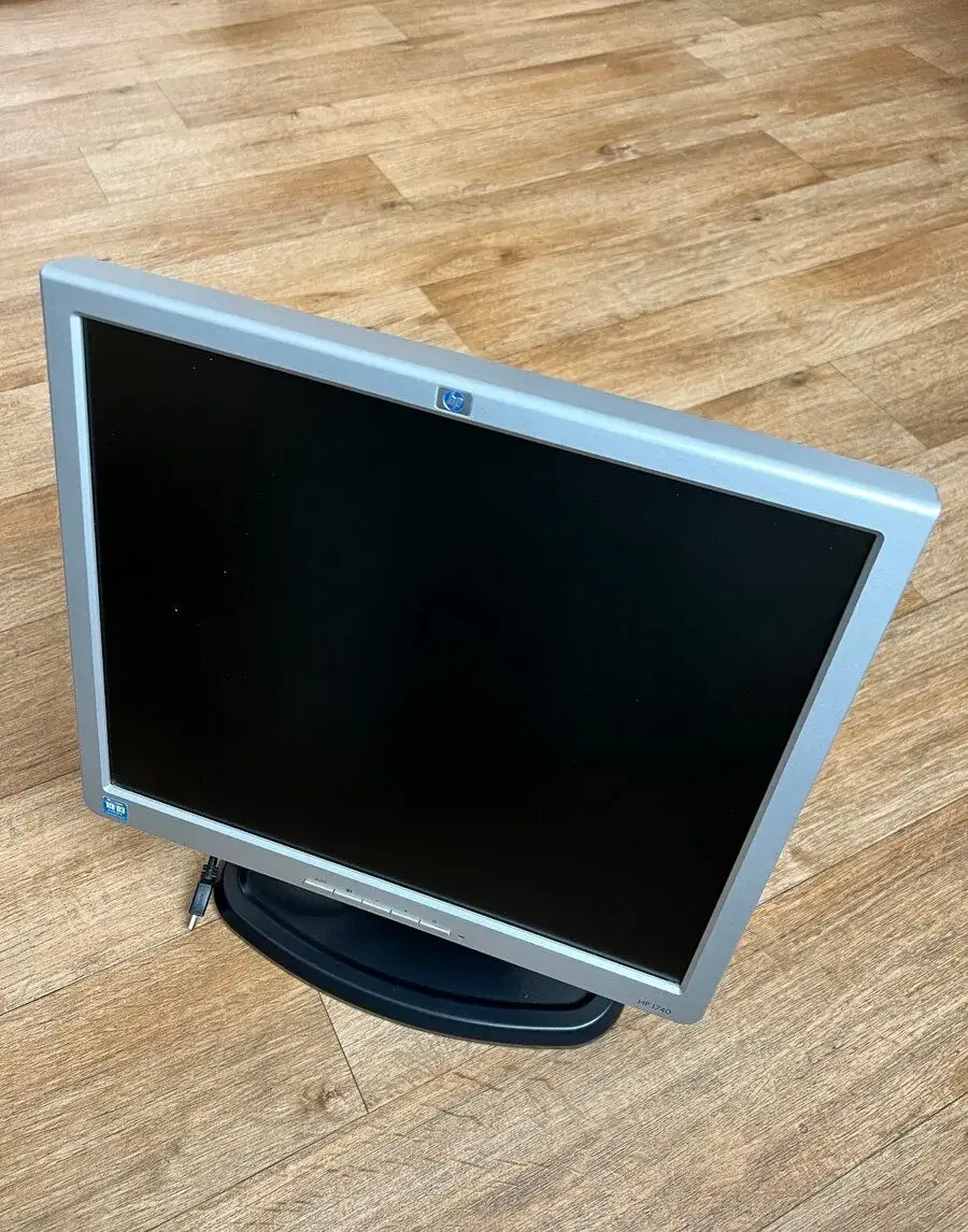 LCD monitor HP L1740: 17", 1280x1024px, DVI, VGA, HDMI