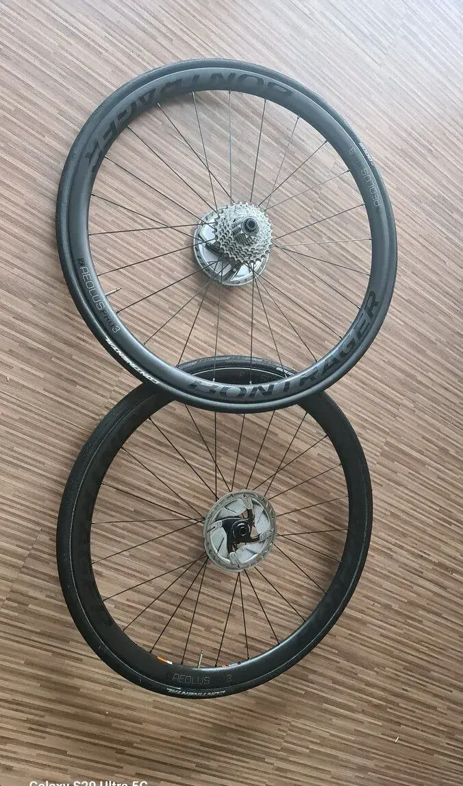 karbonová kola bontrager aeolus pro 3 sada