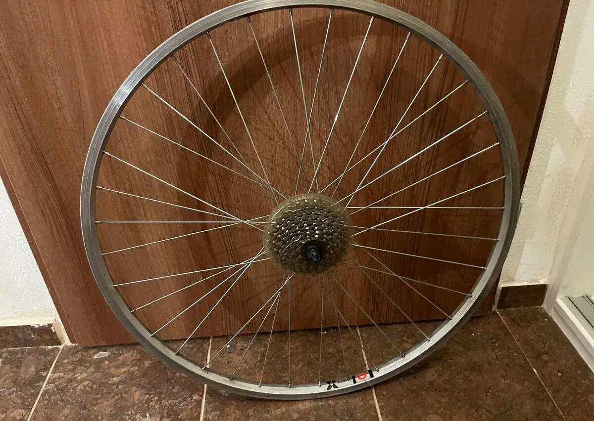 Zapletená kola 28”