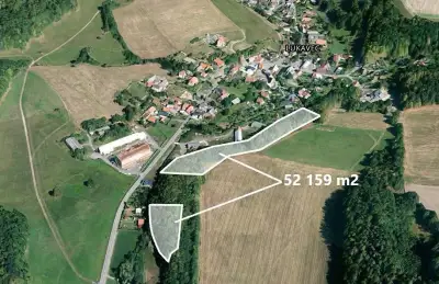 Les 42 196 m², Podíl 19 % o výměře 7 912 m²