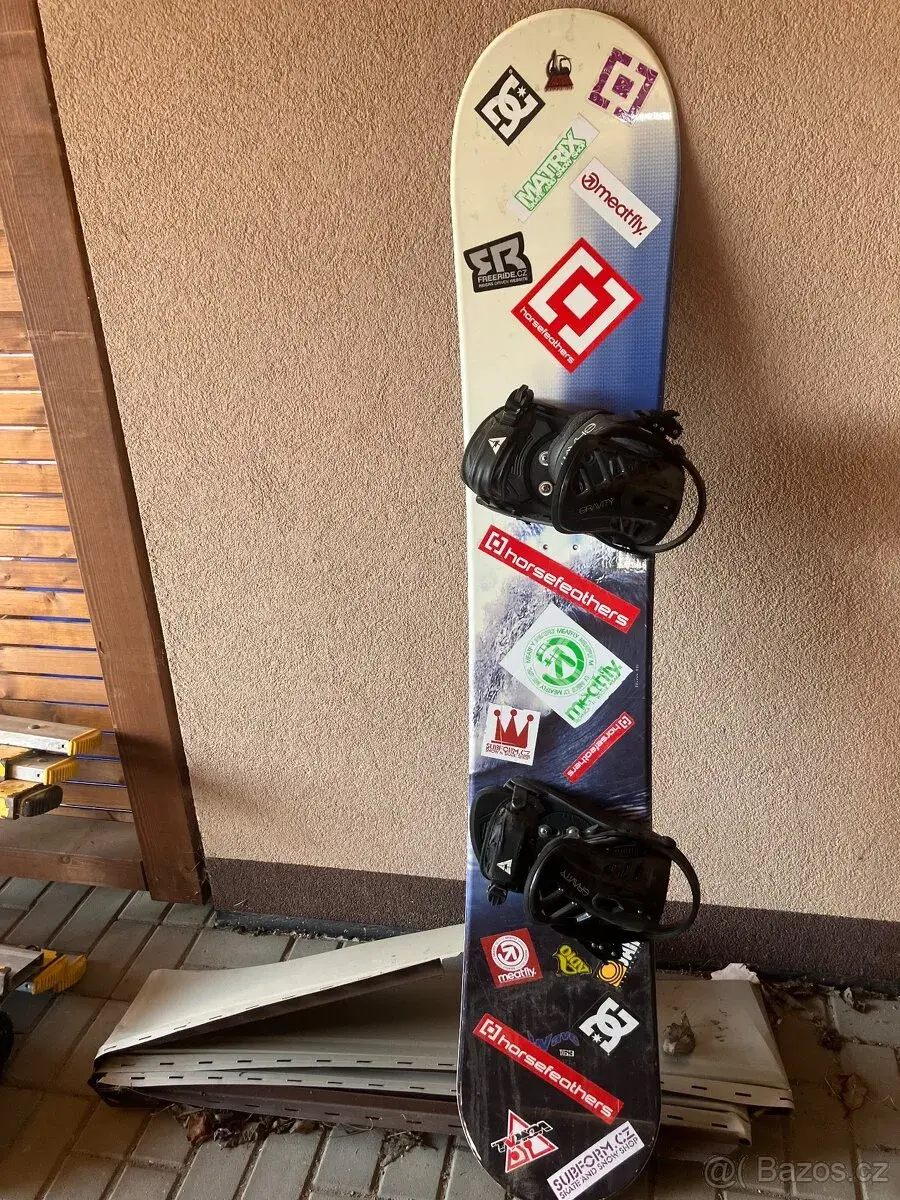 SNB komplet Factory 163 cm + vázání Gravity + boty