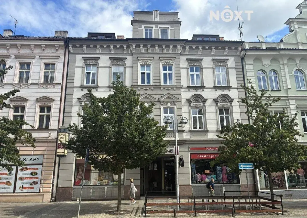 Pronájem komerční Obchodní prostory, 140㎡