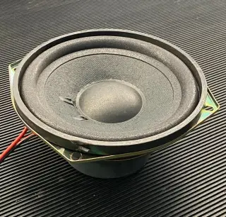 Basový reproduktor 4 Ω 12cm 50–250 Hz neznačkový