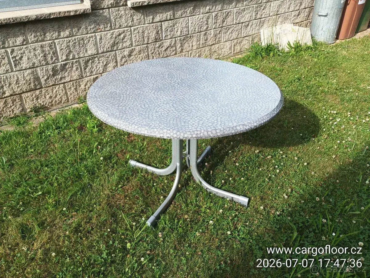 Stůl kulatý - skládací ( průměr 103 cm )