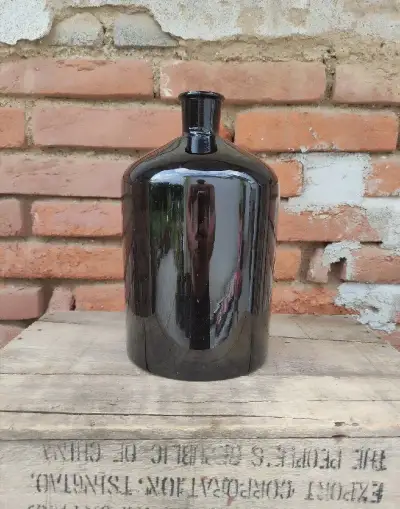 Černá sklenice, karafa, váza, demižon 5 l