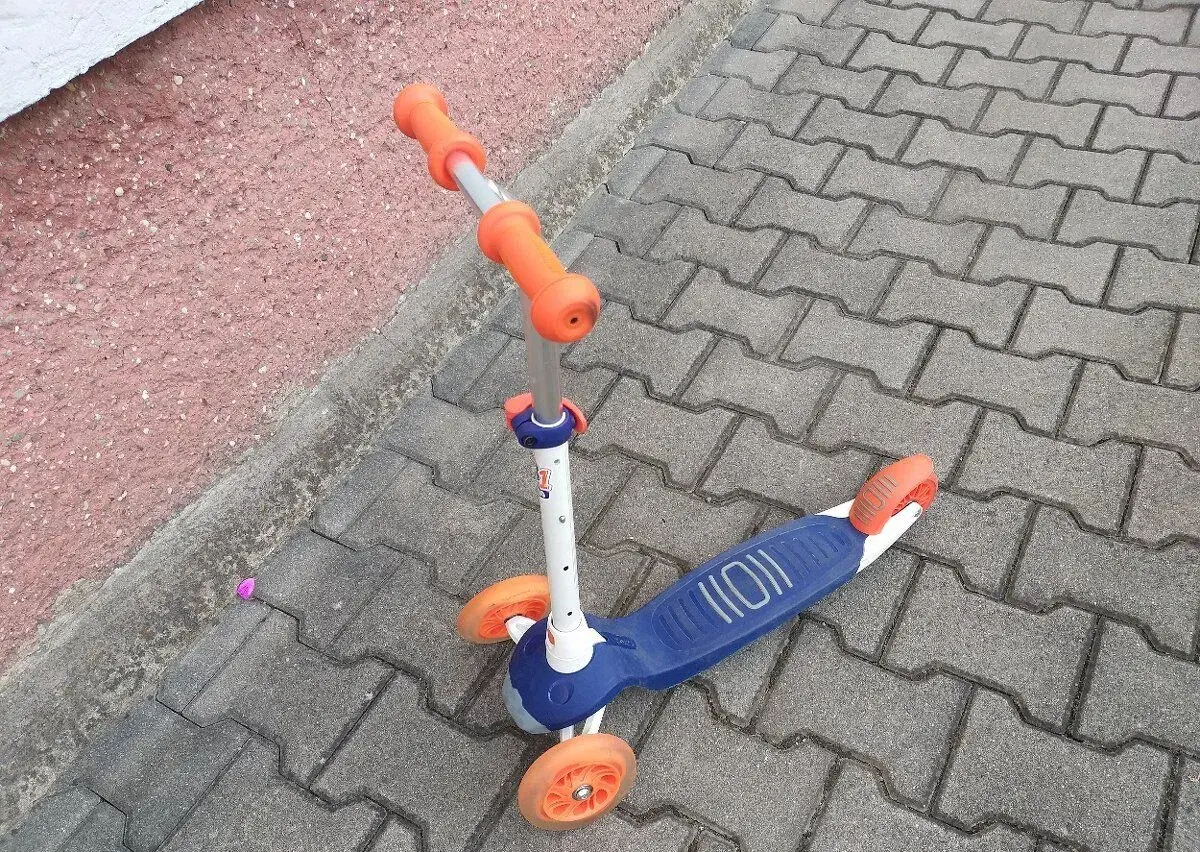 Koloběžka se třemi koly