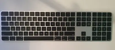 Apple Magic Keyboard s Touch ID a numerickou klávesnicí