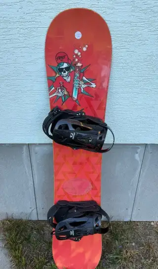 Dětský snowboard Salomon 125cm s vázáním Drake