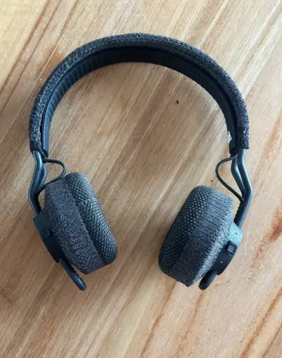 Bezdrátová sluchátka na cvičení ADIDAS RPT-01, PC 4 000,-