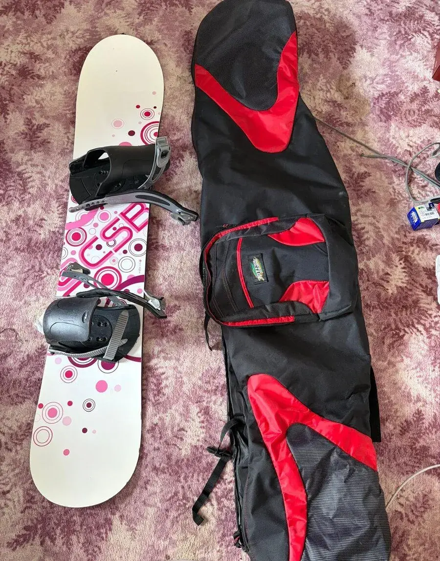 Dámský snowboard, boty a páteřák