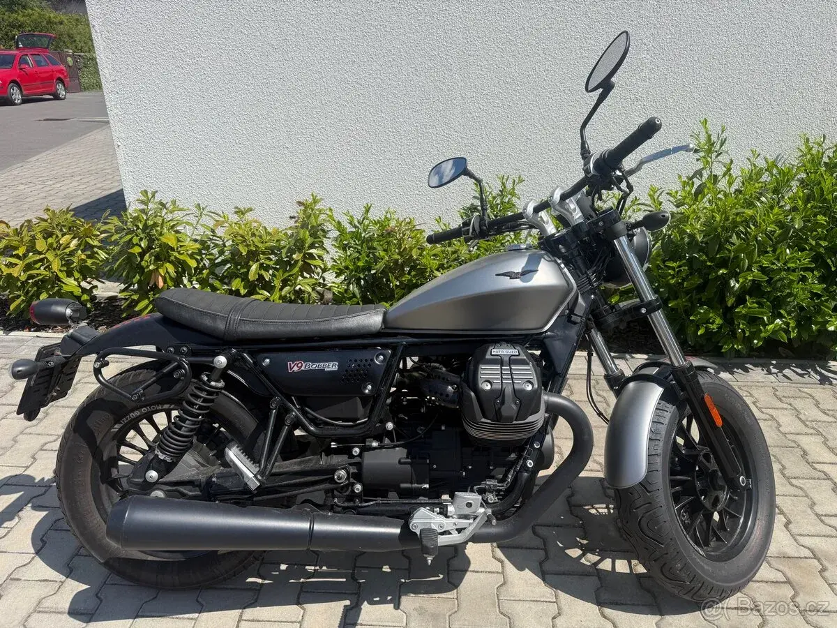 Moto Guzzi V9 Bobber