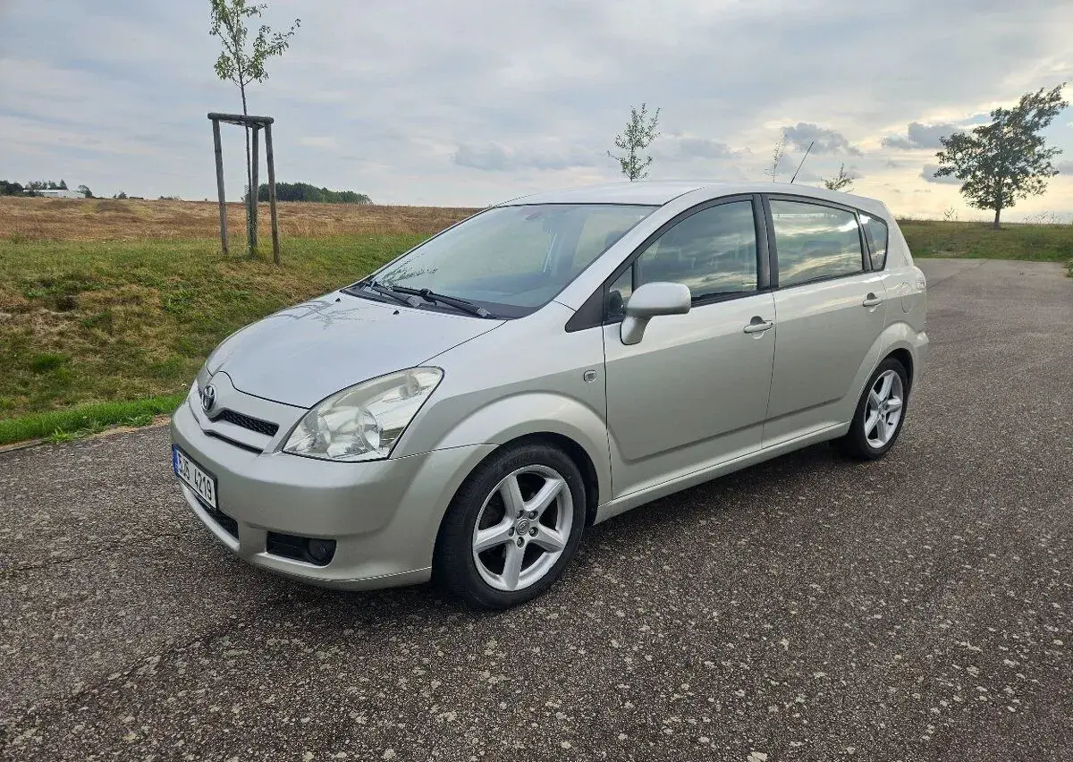 Toyota Corolla – 2006, 244 000 km