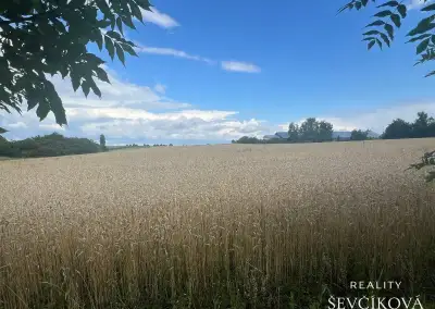 Prodej rovinatého stavebního pozemku, 633 m2
