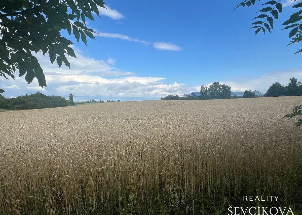 Prodej rovinatého stavebního pozemku, 633 m2