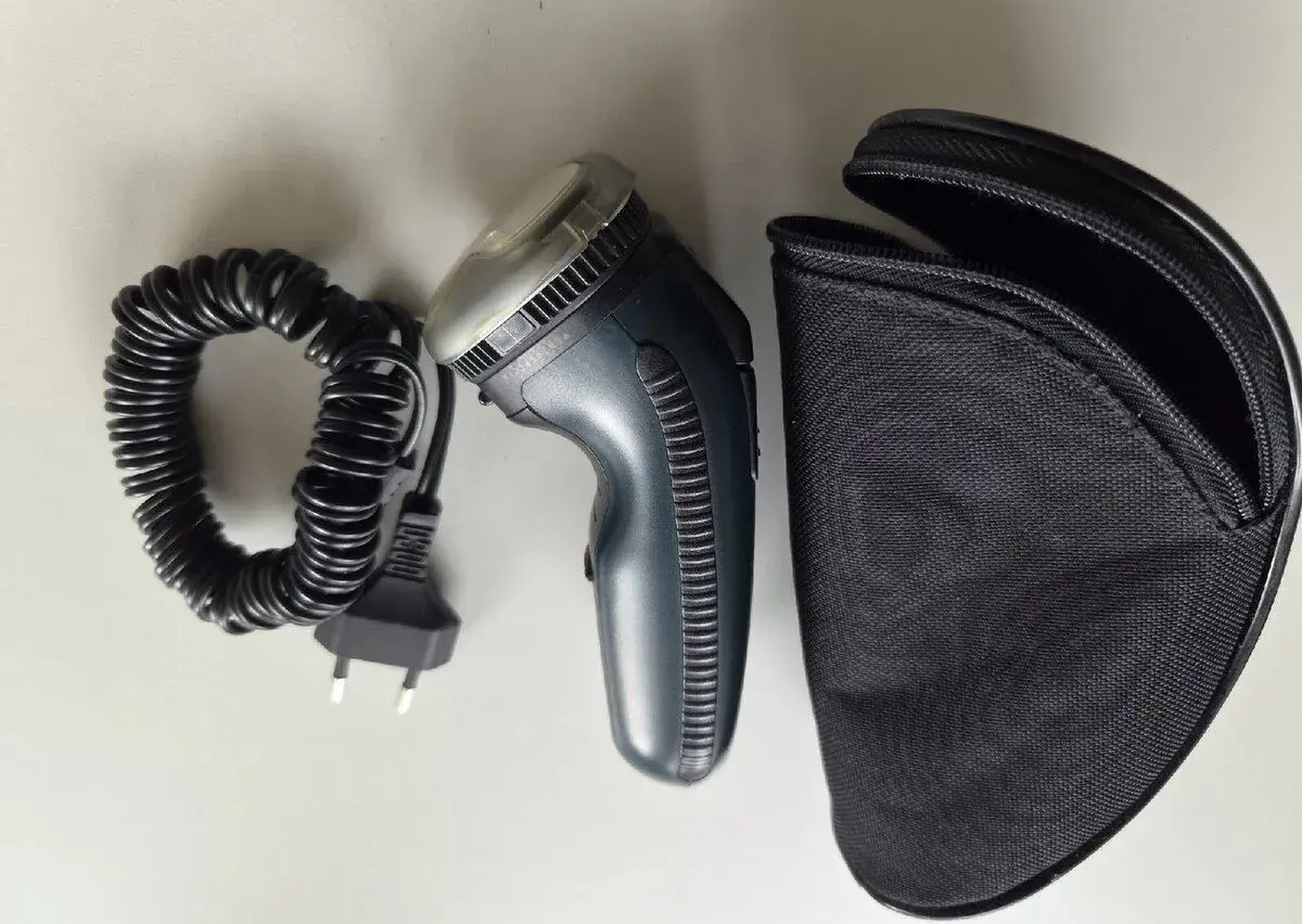 Philips Philishave holicí strojek, nová baterie Eneloop