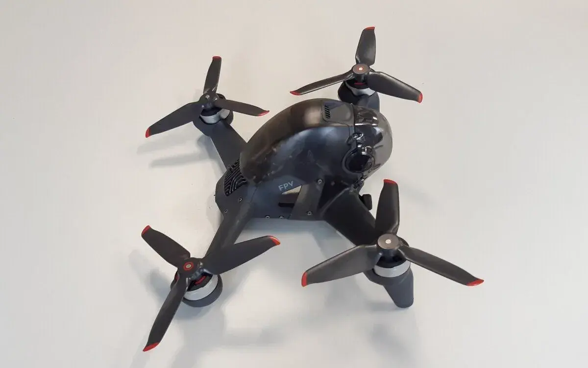 DJI FPV dron