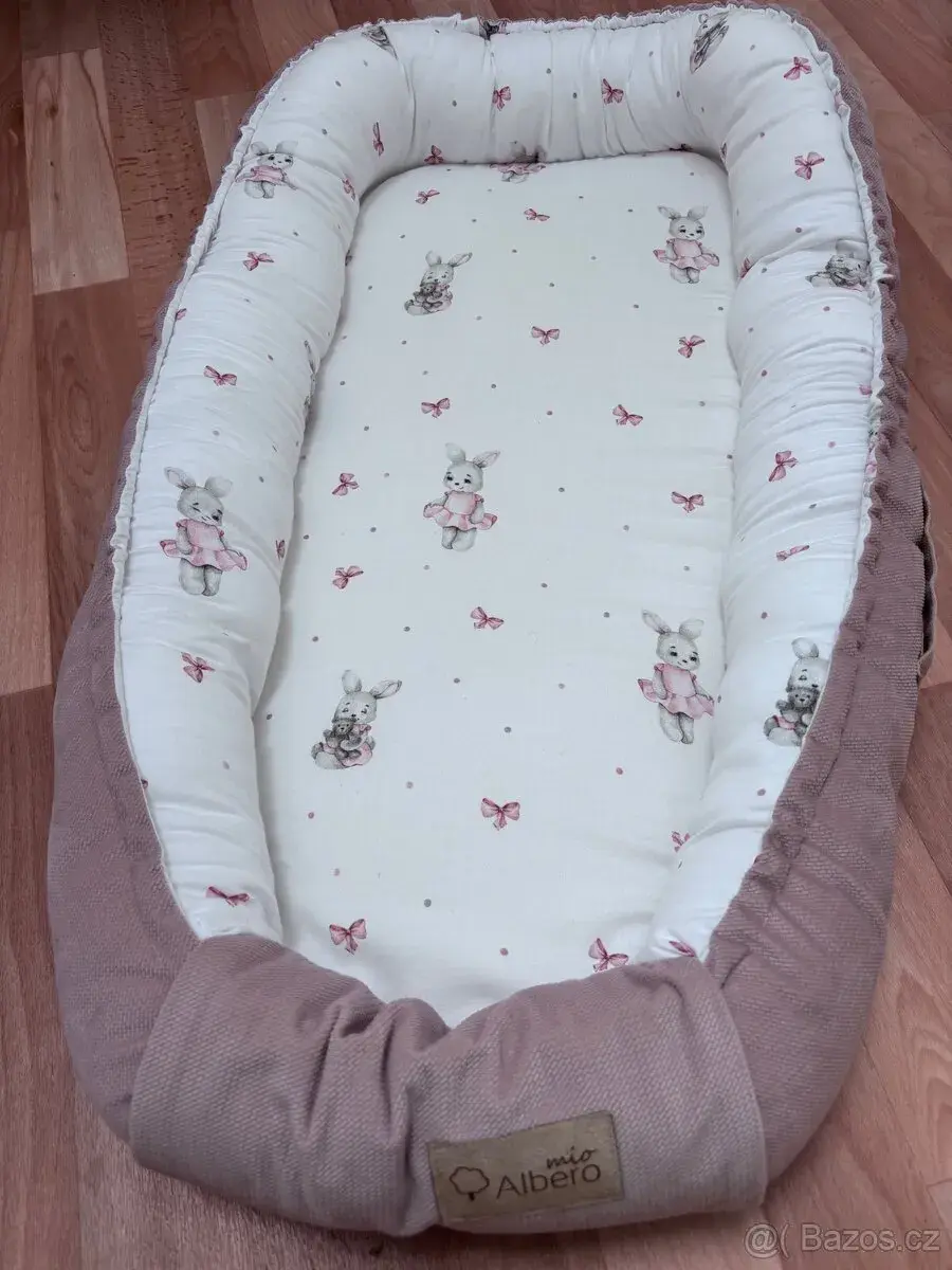 Značkové hnízdečko,peřinky,prostěradlo,kojící polštář