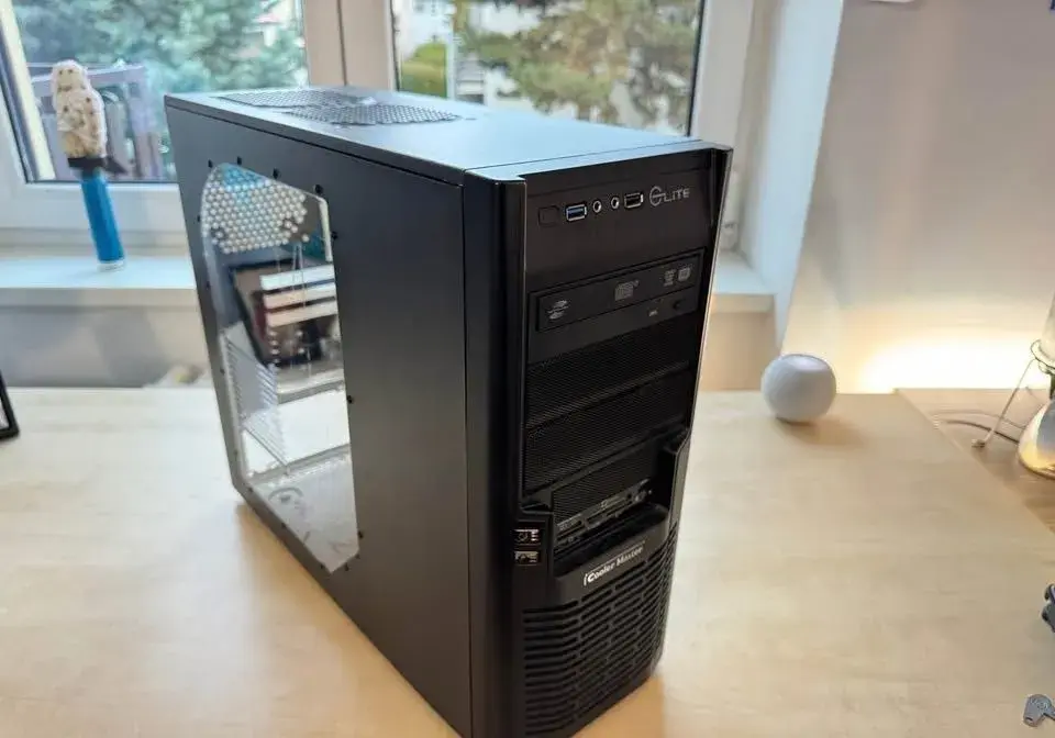 Počítačová skříň Cooler Master Elite 430 černá
