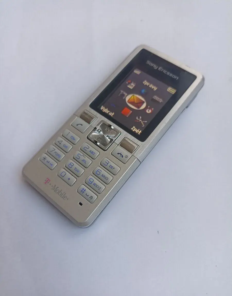 Sony Ericsson T250i s originál nabiječkou