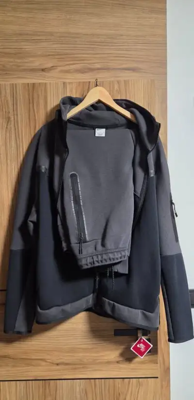 Nike Tech, tepláková souprava, mikina a tepláky